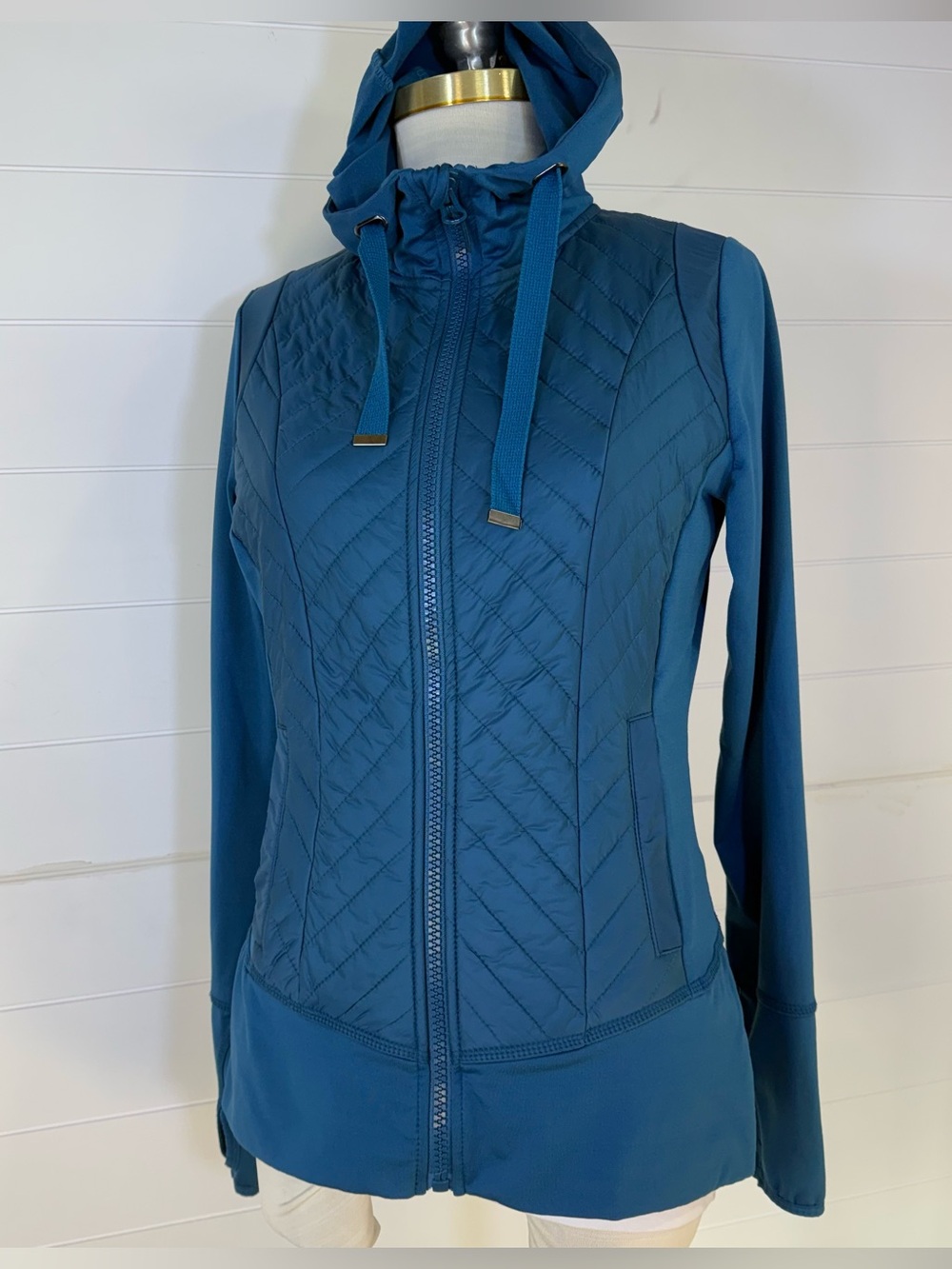 Free Motion Women’s Teal Quilted Hooded Lightweight Jacket EUC Sz Med